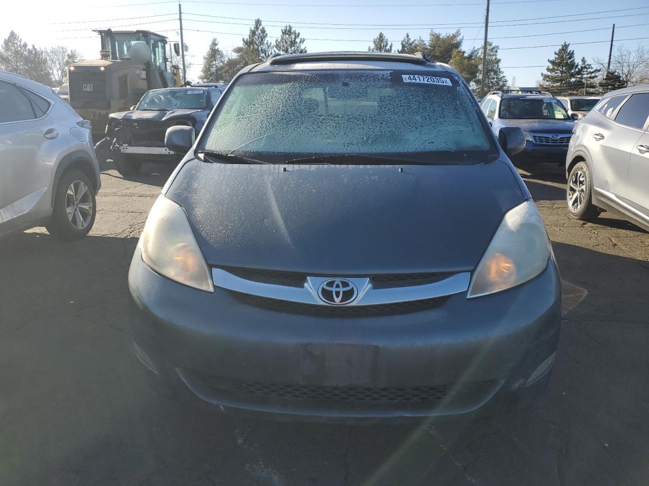 2007 Toyota Sienna - Image 5