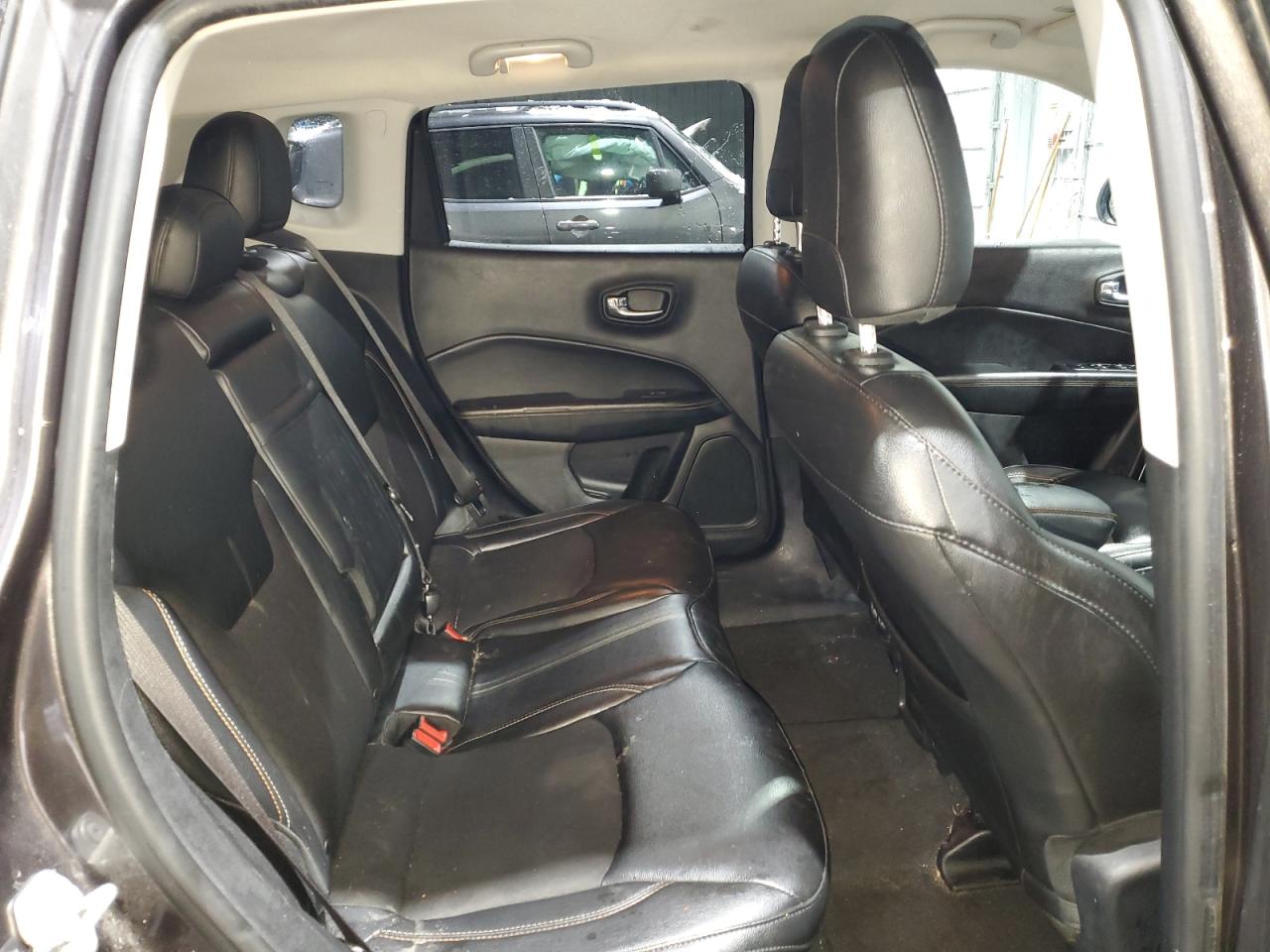 2018 Jeep Compass - Image 11