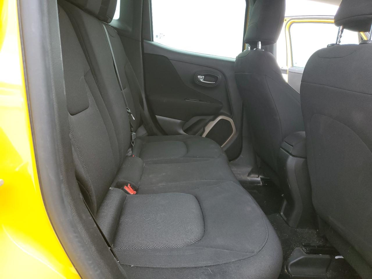 2016 Jeep Renegade - Image 11