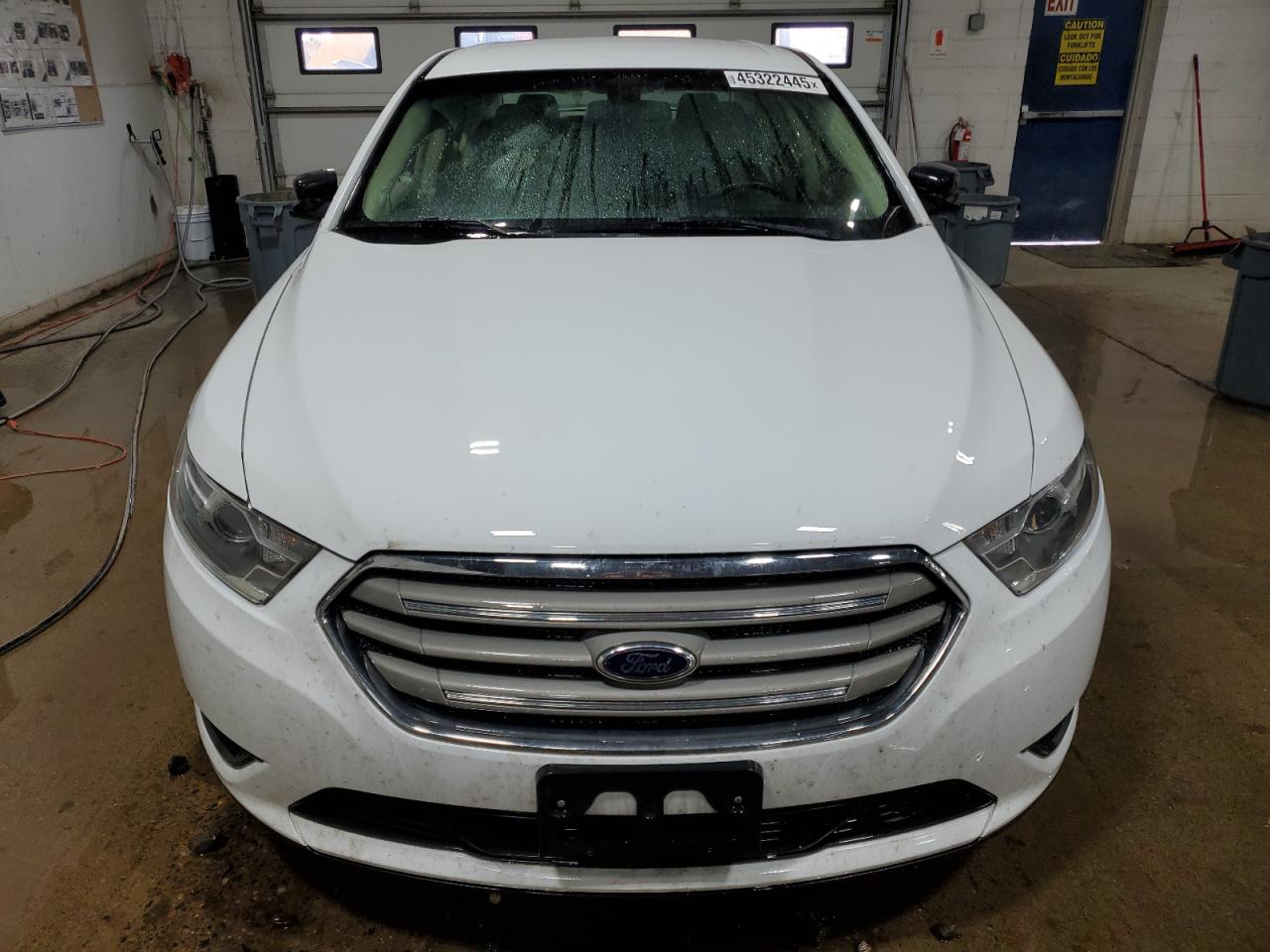2014 Ford Taurus - Image 5
