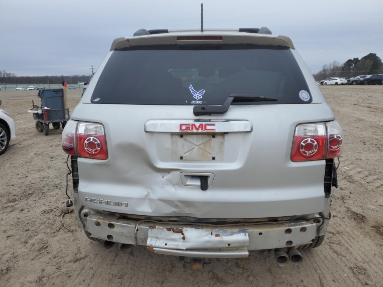 2011 GMC Acadia - Image 6