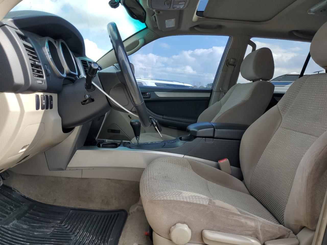 2004 Toyota 4Runner - Image 7