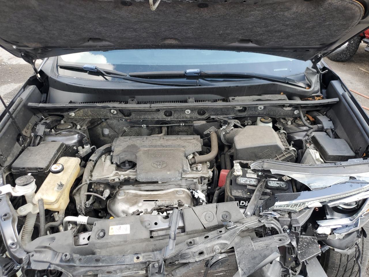 2018 Toyota RAV 4 - Image 12
