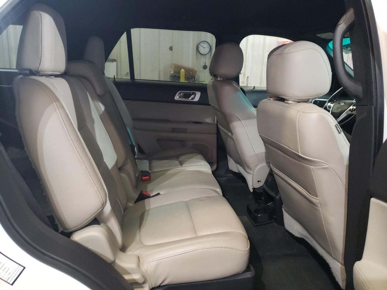 2015 Ford Explorer - Image 11