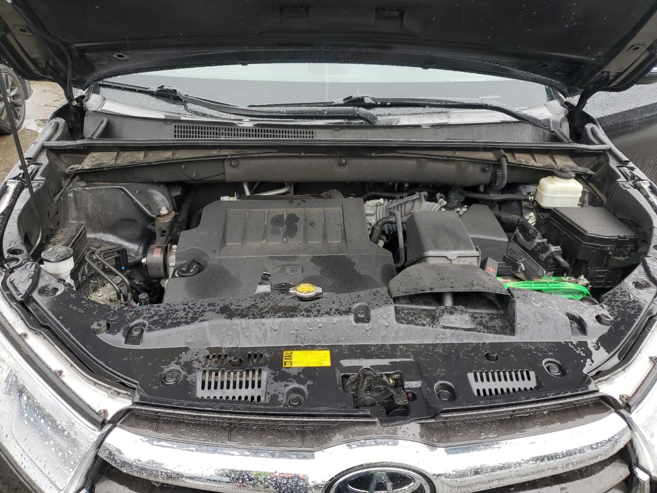 2015 Toyota Highlander - Image 12
