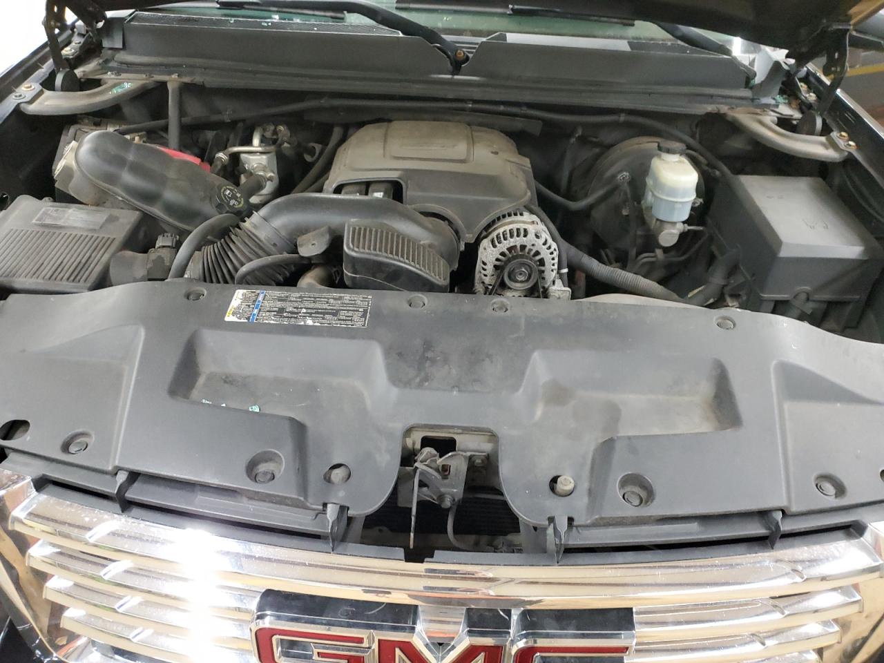 2010 GMC Sierra - Image 11
