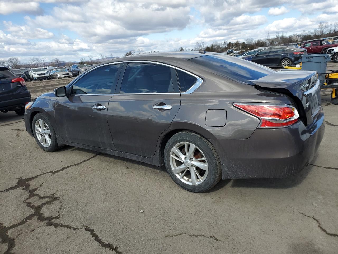 2015 Nissan Altima - Image 2