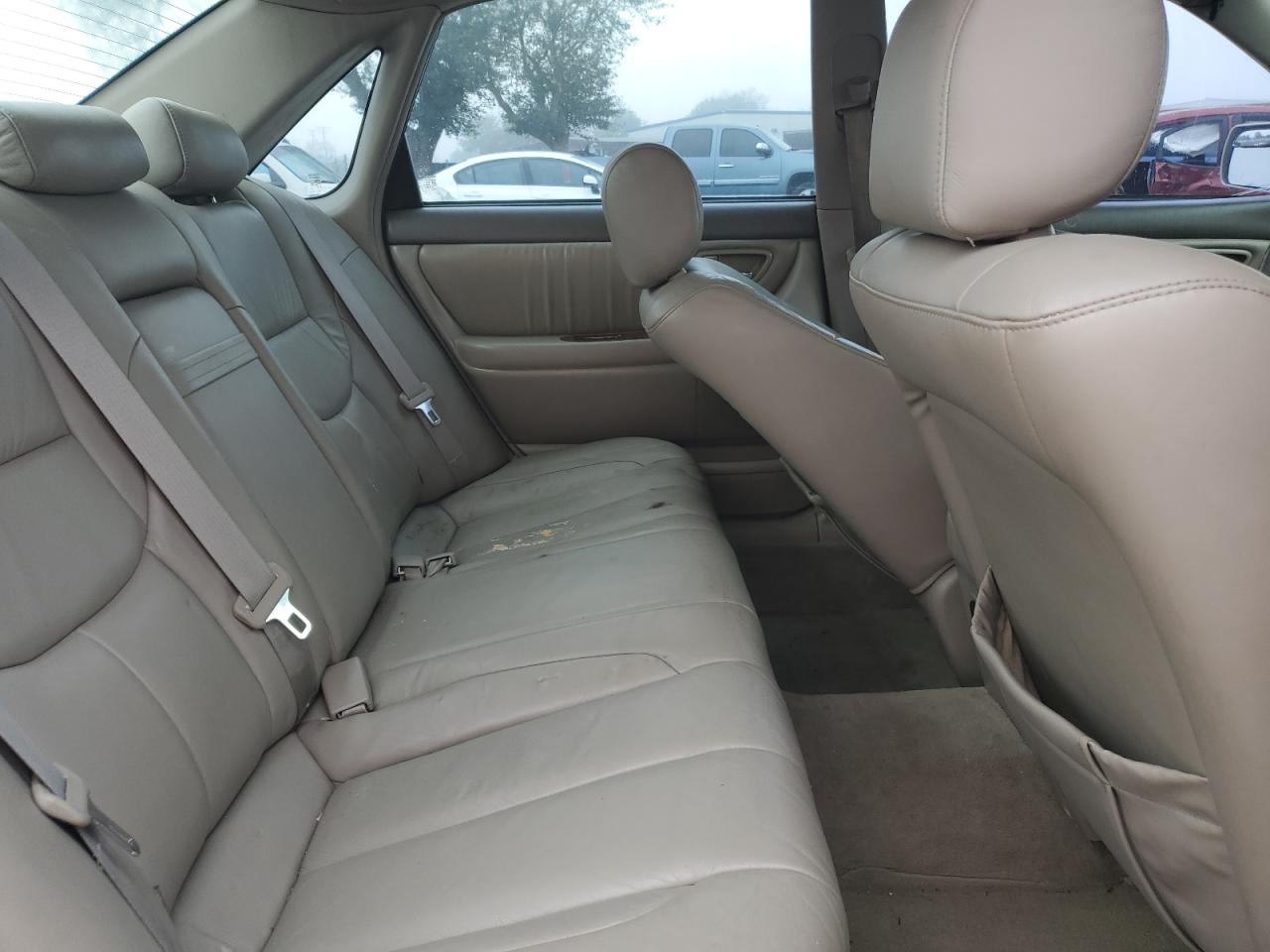 2004 Toyota Avalon - Image 10