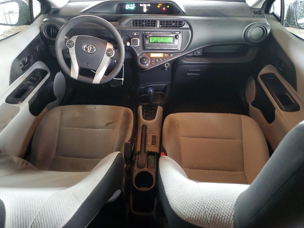2014 Toyota Prius - Image 8