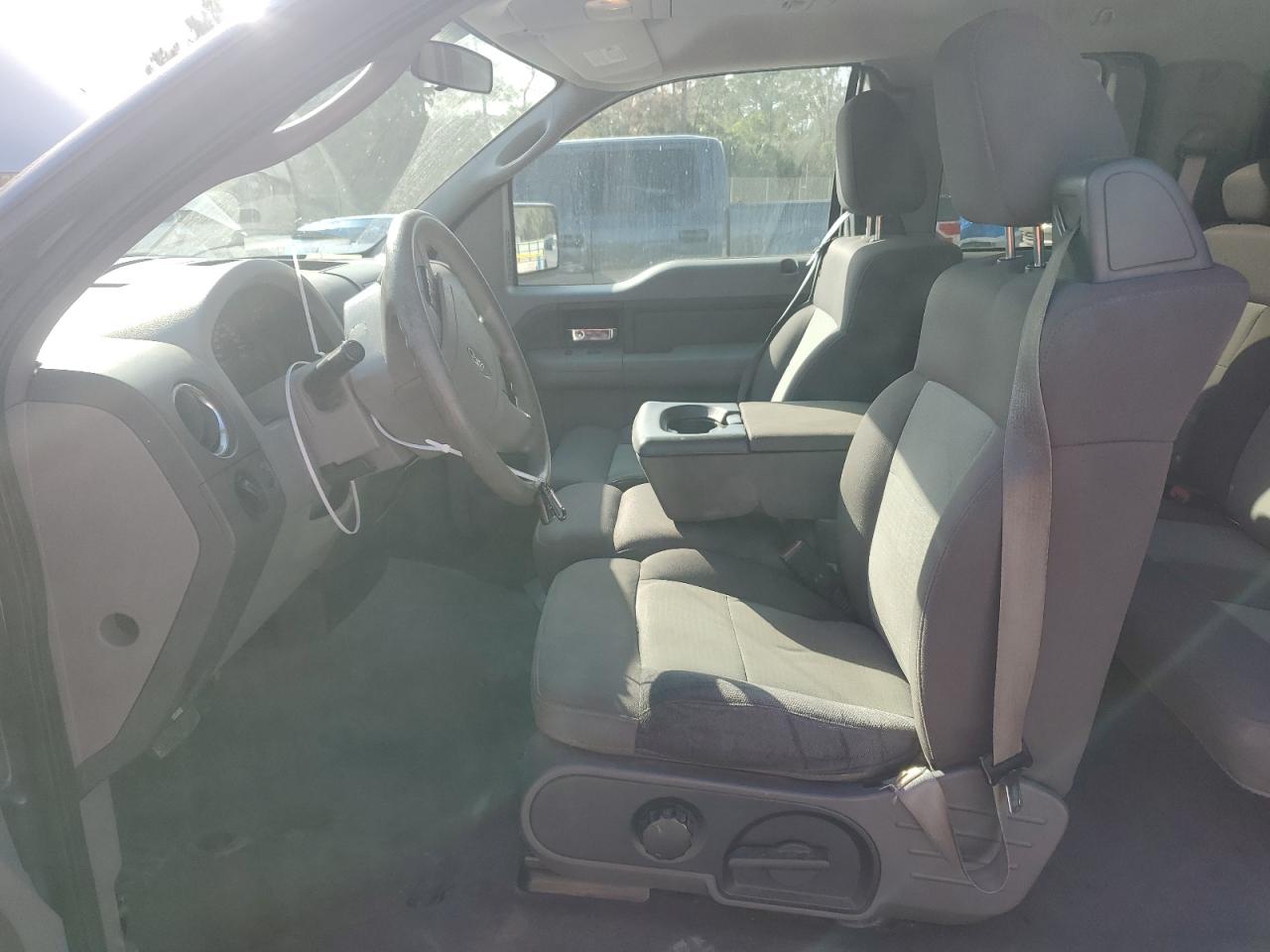 2004 Ford F-150 - Image 7