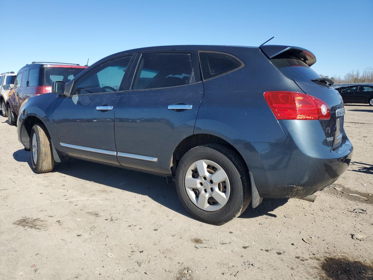 2012 Nissan Rogue - Image 2