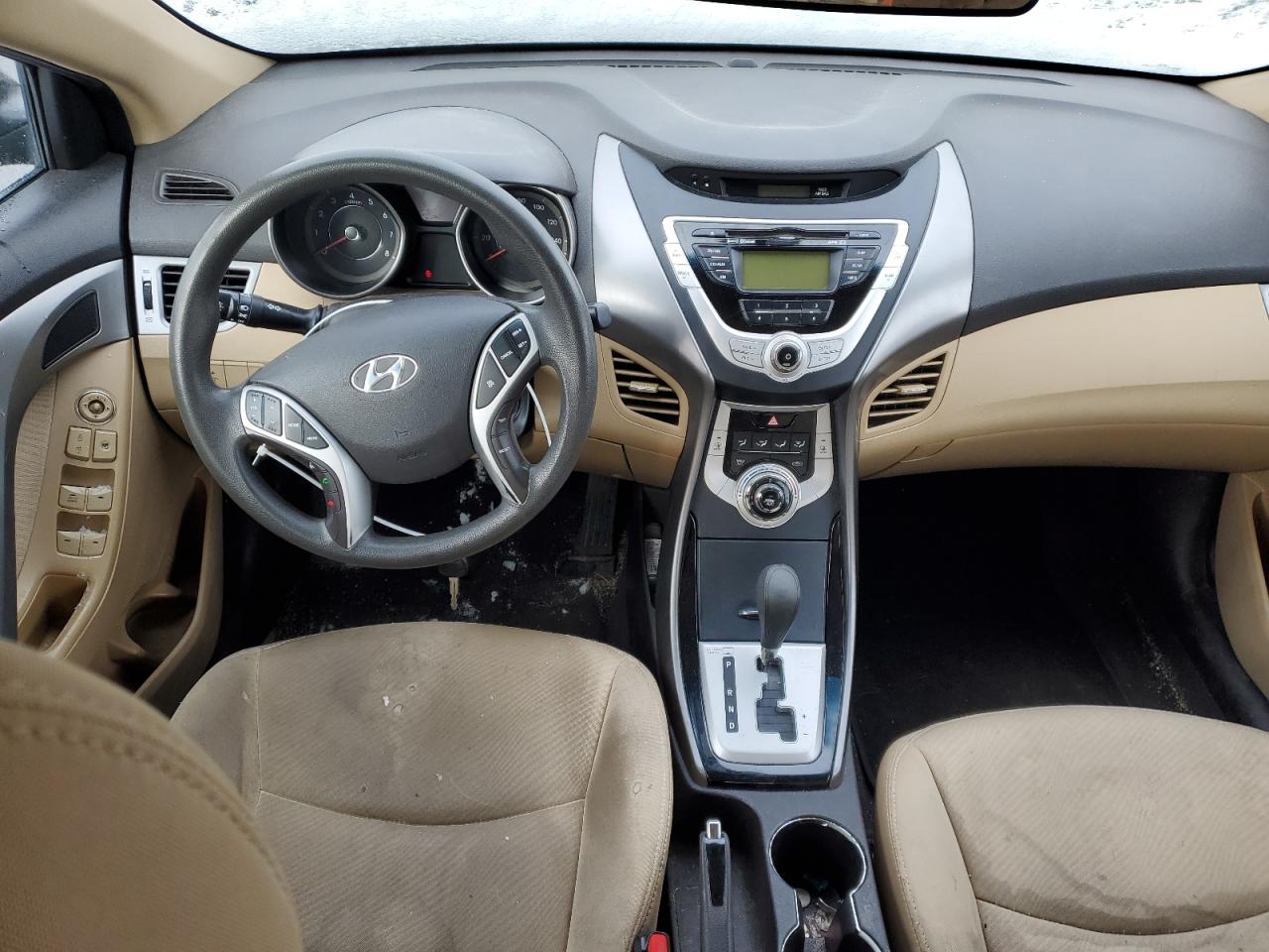 2011 Hyundai Elantra - Image 8