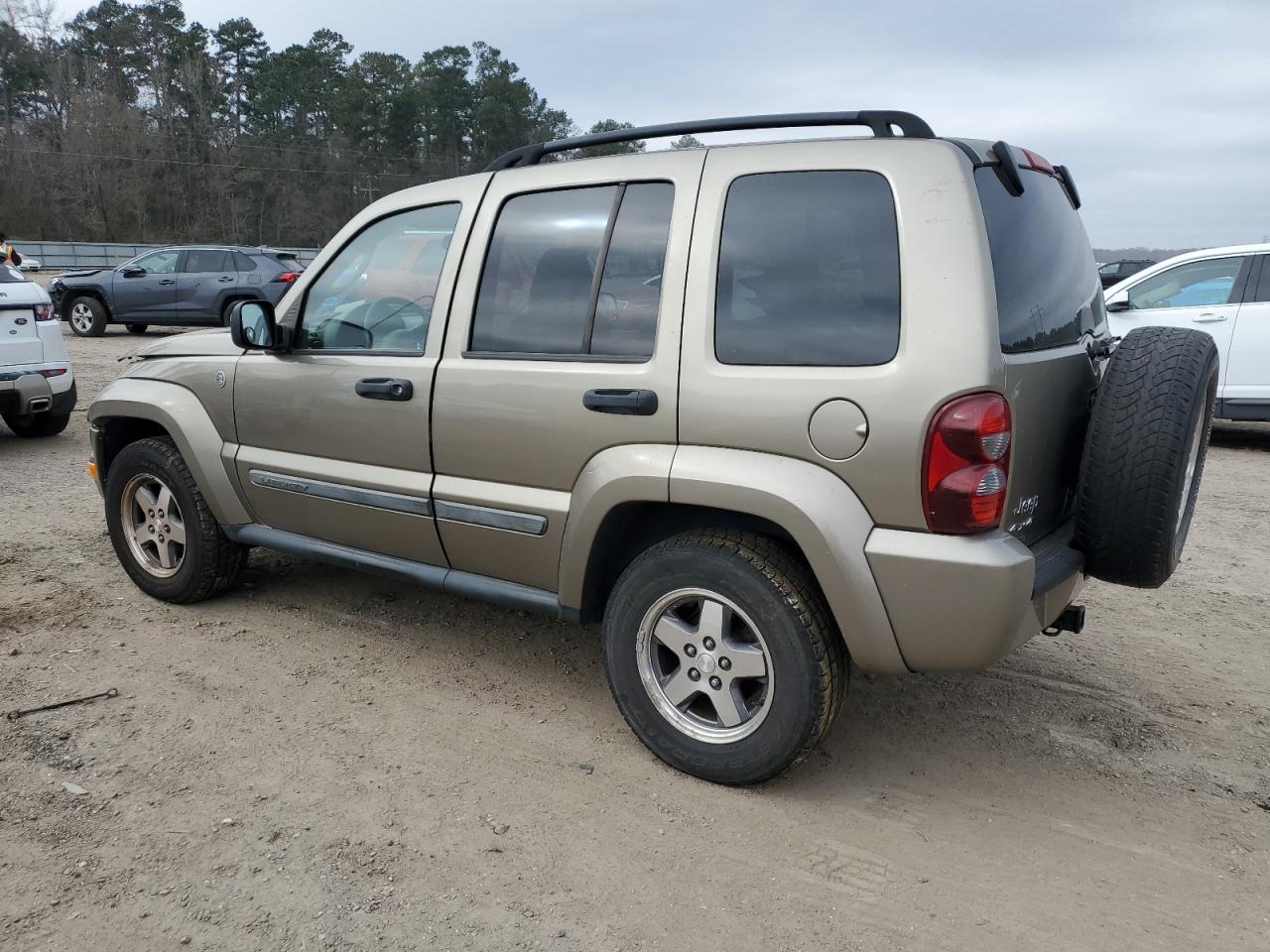 2005 Jeep Liberty (North America) - Image 2