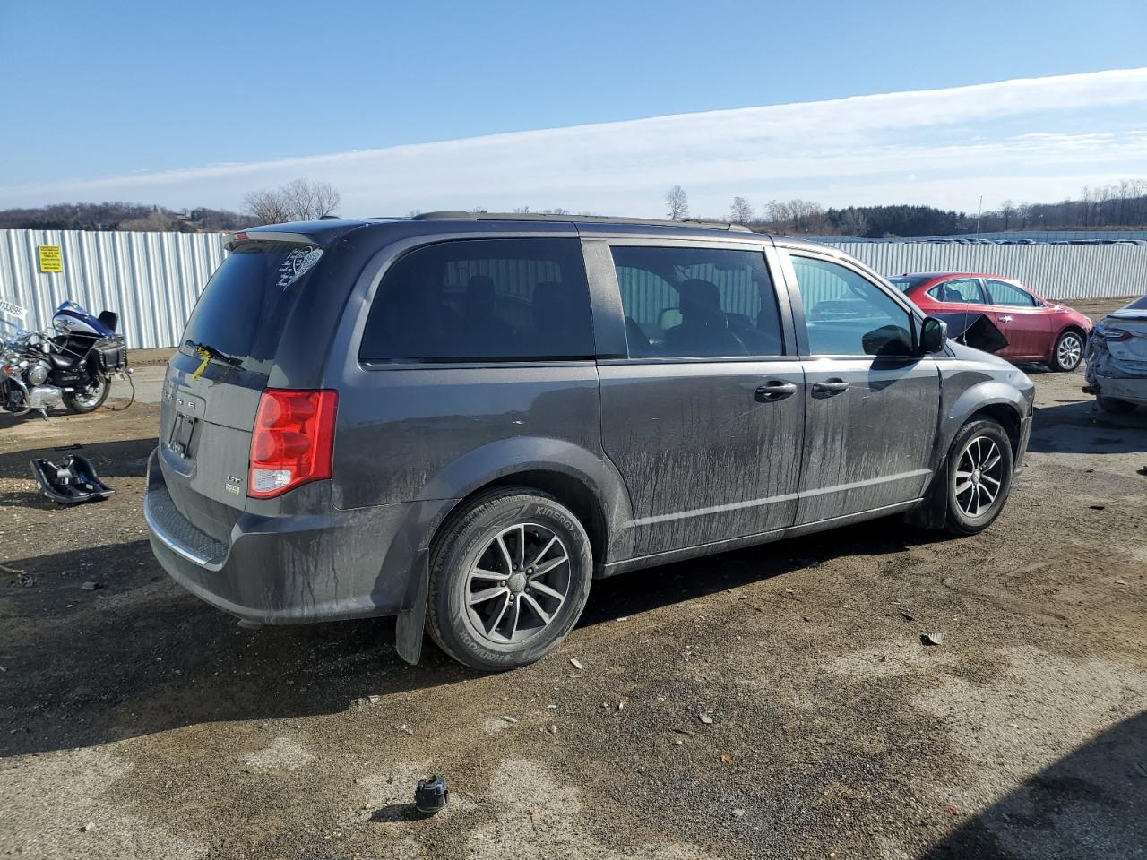 2019 Dodge Caravan - Image 3