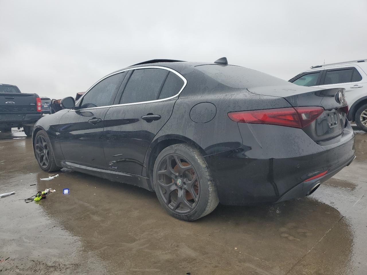 2019 Alfa Romeo Giulia - Image 2