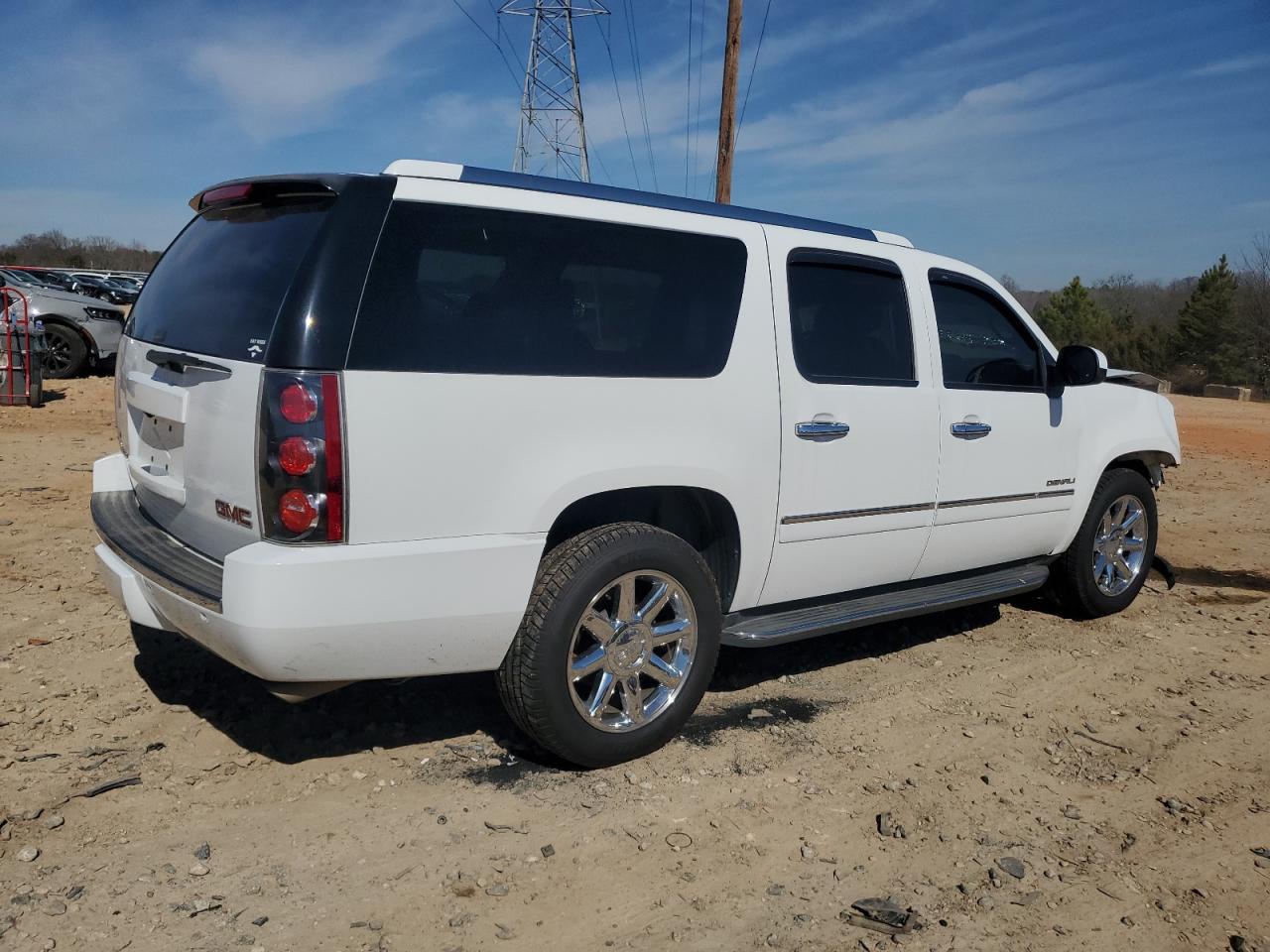 2011 GMC Yukon - Image 3