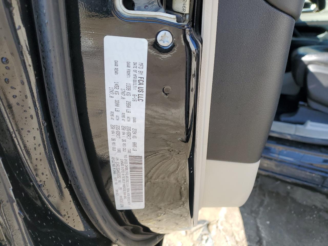2017 Chrysler Pacifica - Image 12