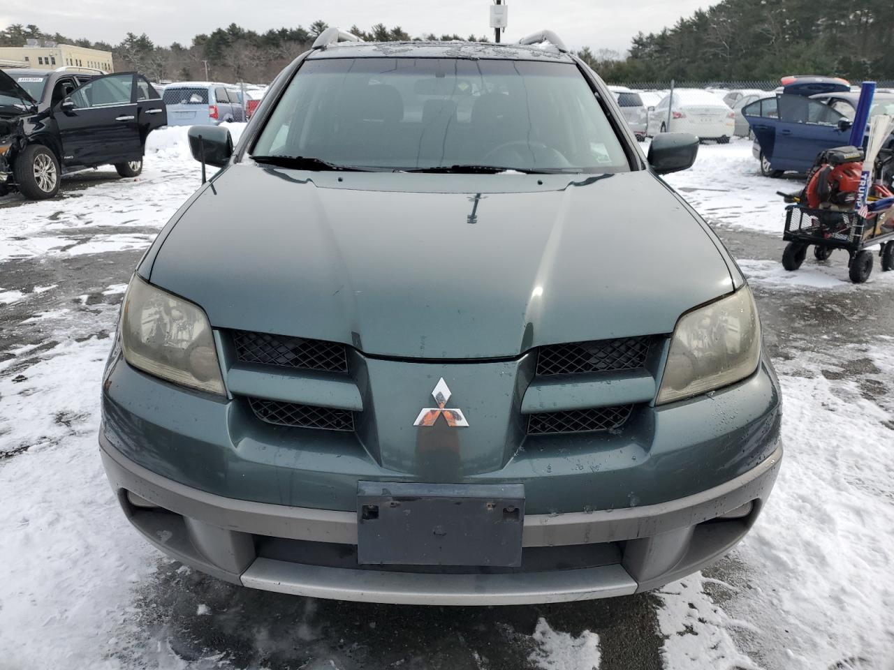 2003 Mitsubishi Outlander - Image 5