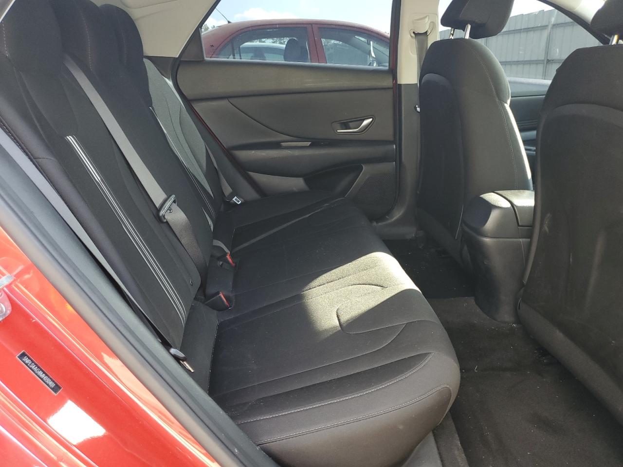2021 Hyundai Elantra - Image 10
