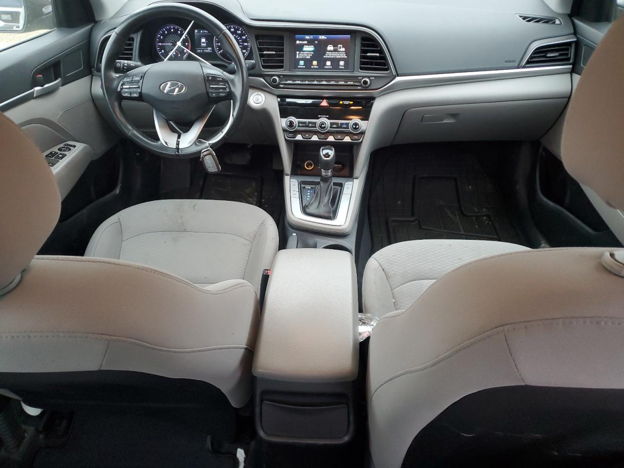 2019 Hyundai Elantra - Image 8