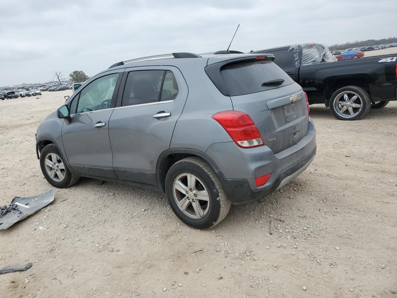 2019 Chevrolet Trax - Image 2