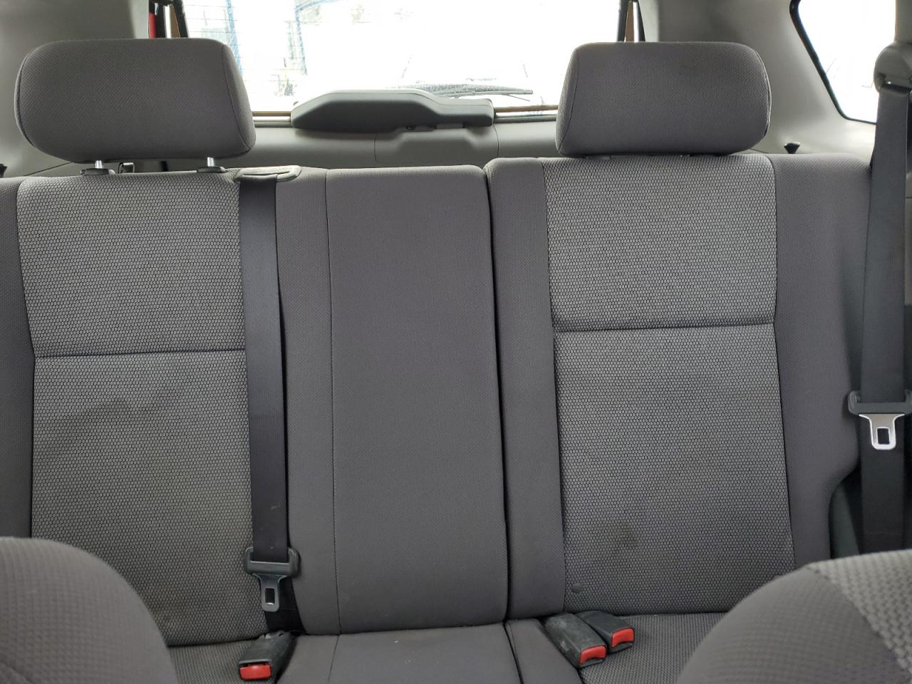 2005 Pontiac Vibe - Image 10