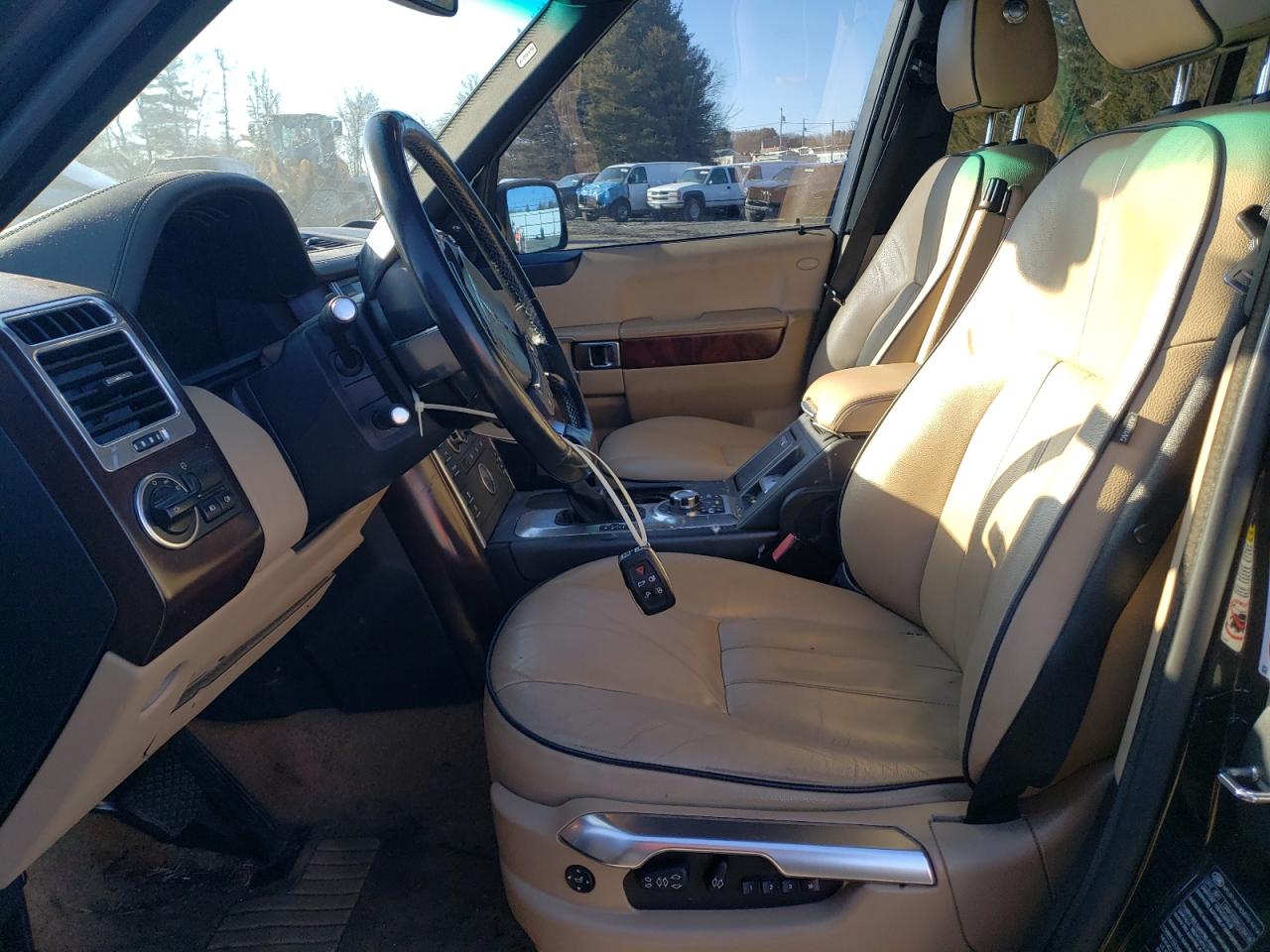 2011 Land Rover Range Rover - Image 7
