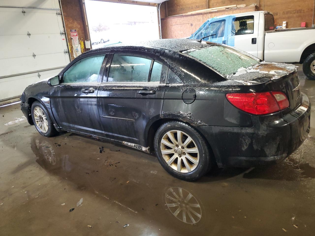 2010 Chrysler Sebring - Image 2