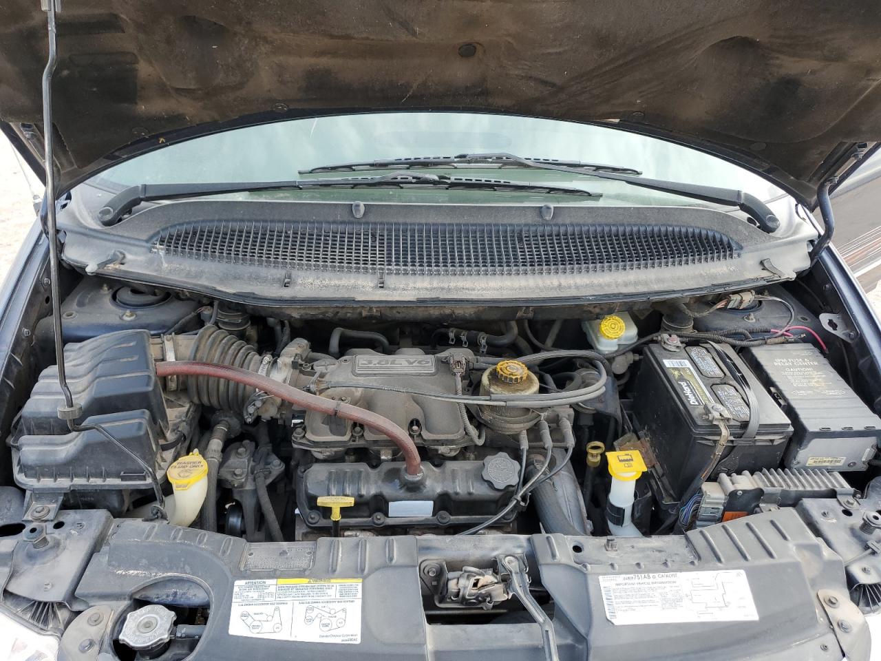 2003 Chrysler Town & Country - Image 12