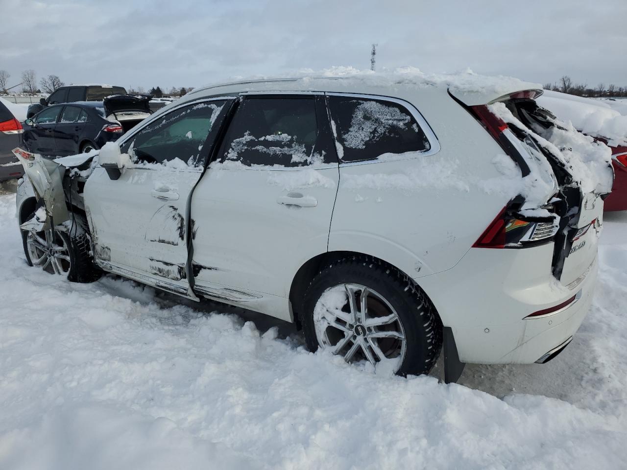 2020 Volvo XC60 - Image 2