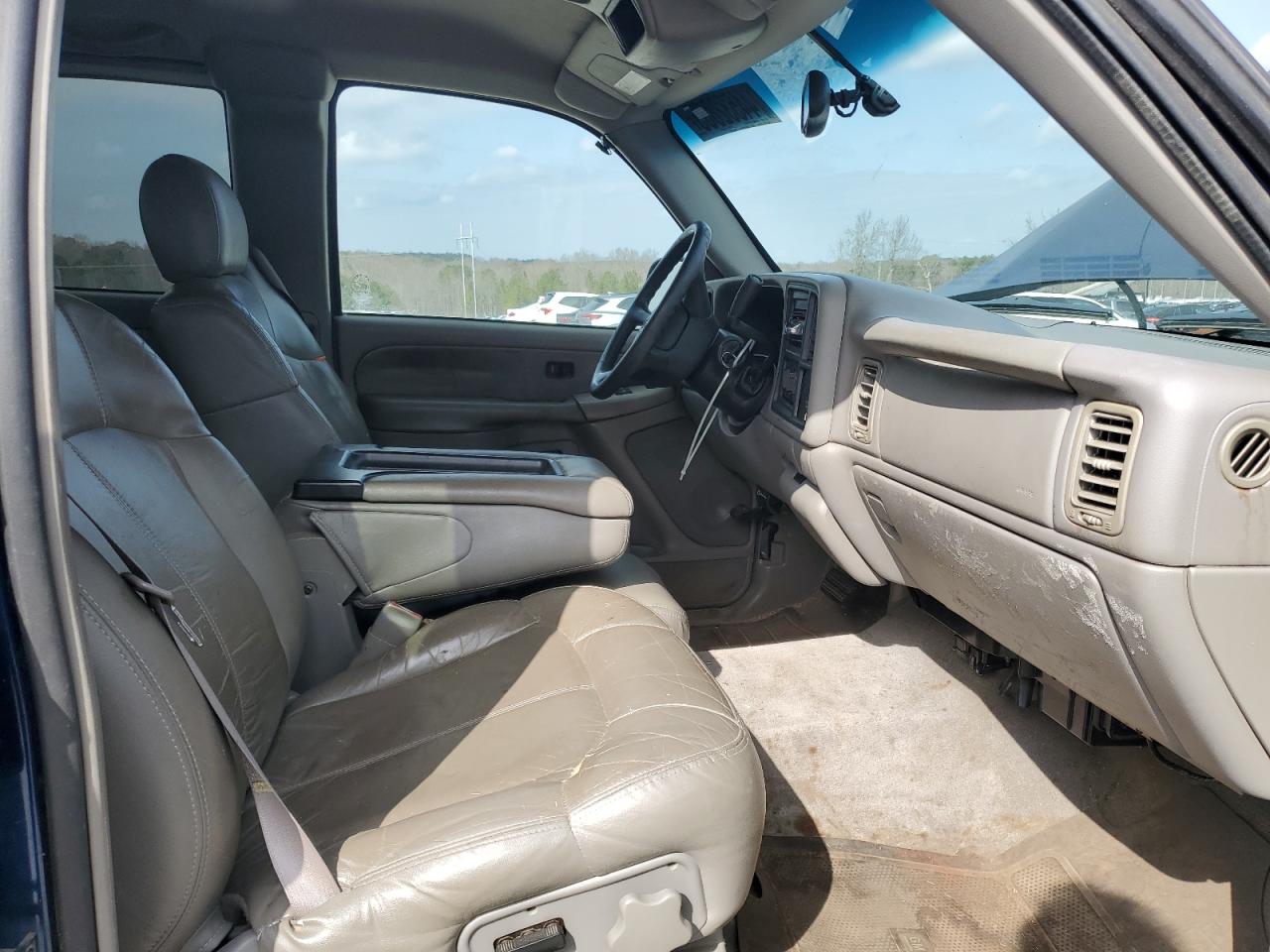 2000 Chevrolet Silverado - Image 10