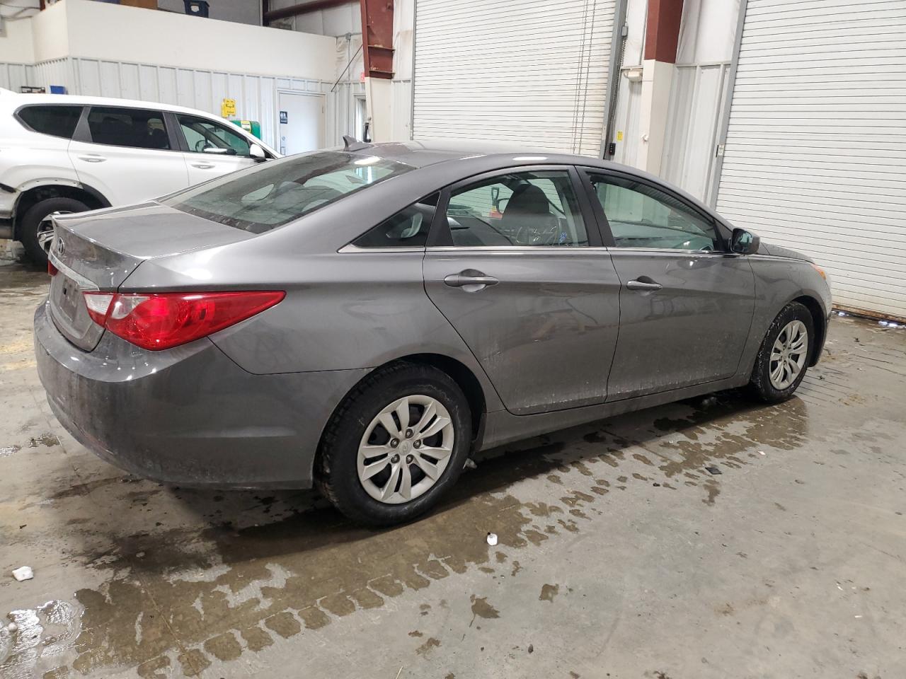 2011 Hyundai Sonata - Image 3