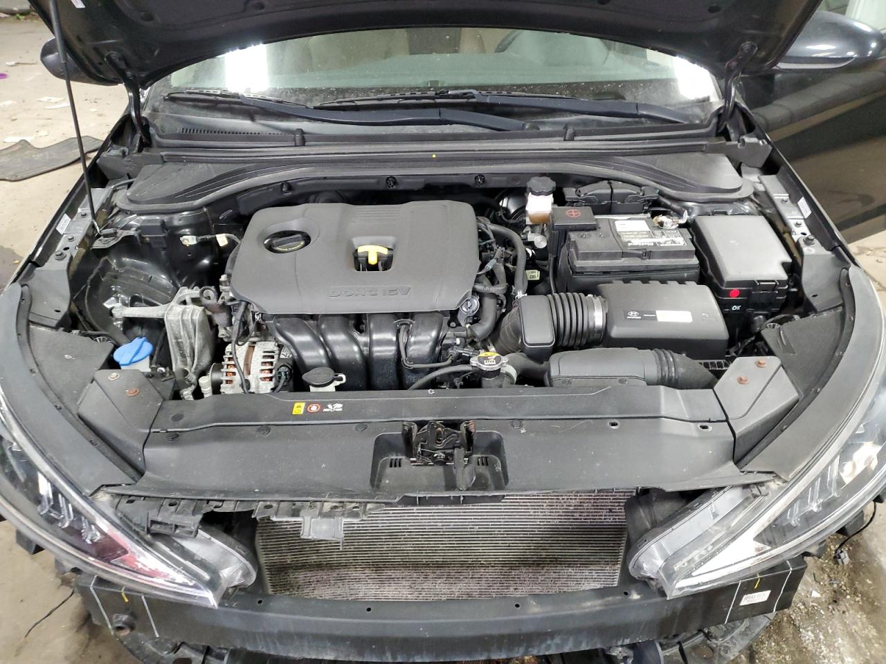 2019 Hyundai Elantra - Image 11