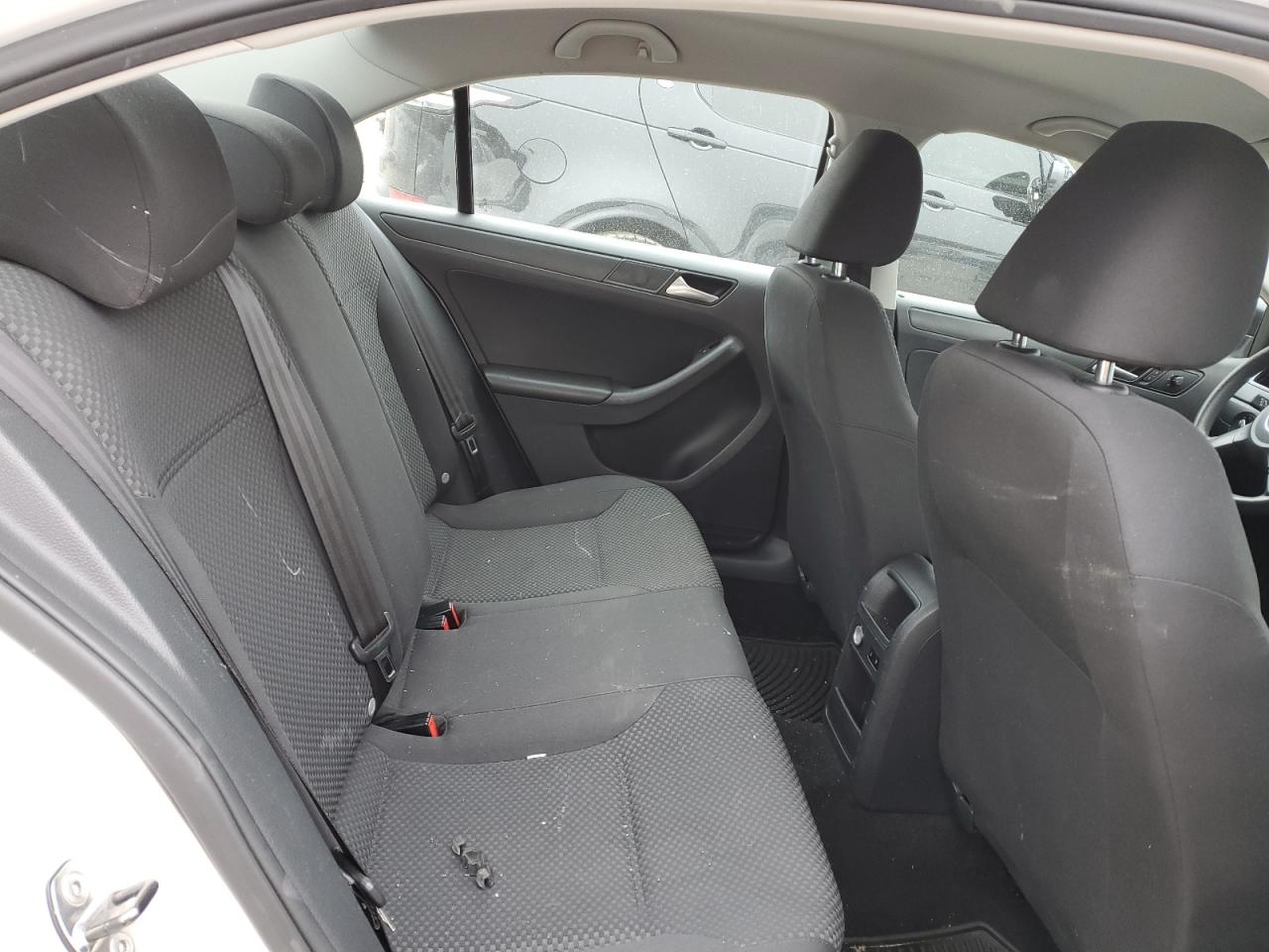 2014 Volkswagen Jetta - Image 10