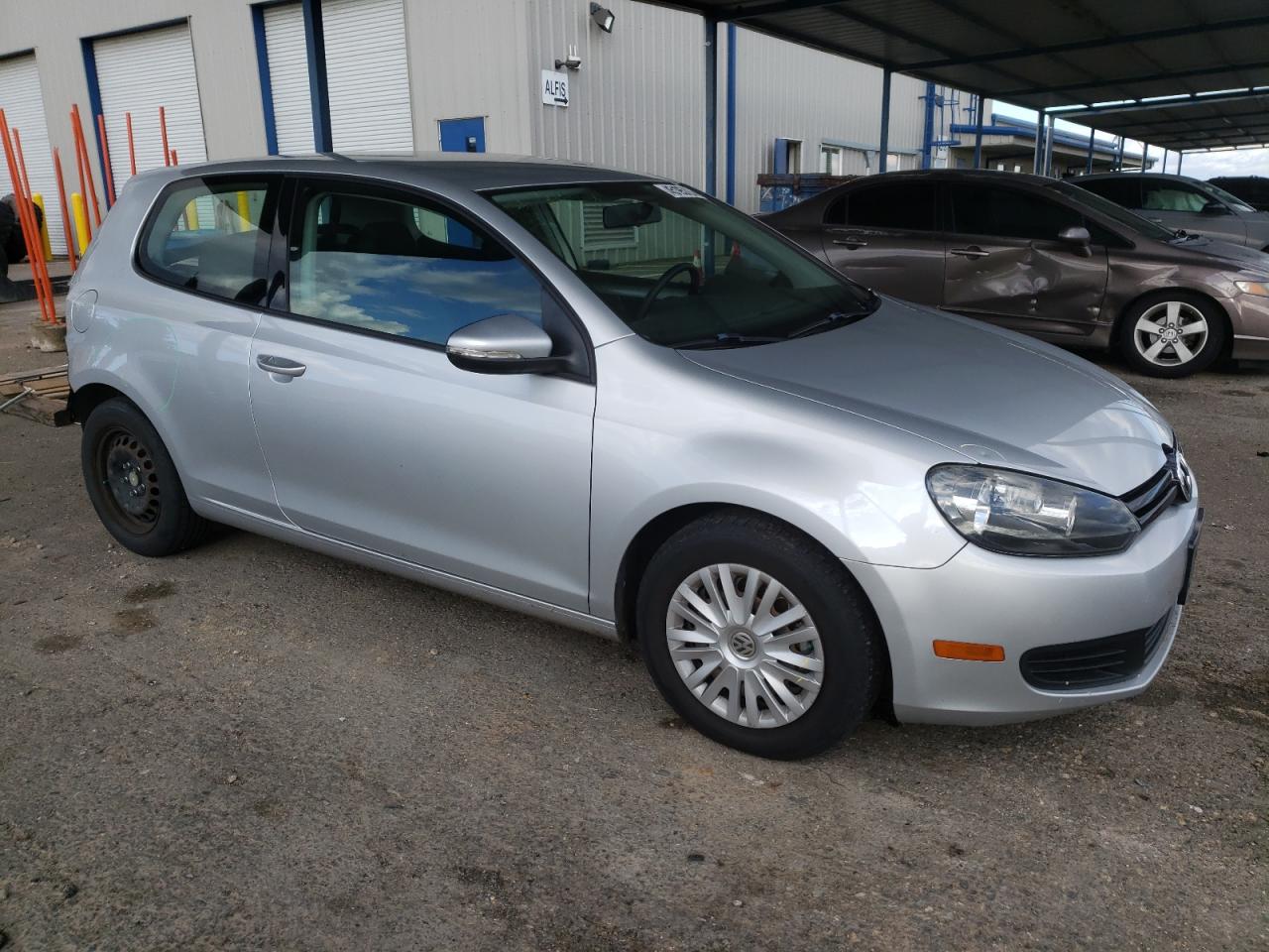2010 Volkswagen Golf - Image 4