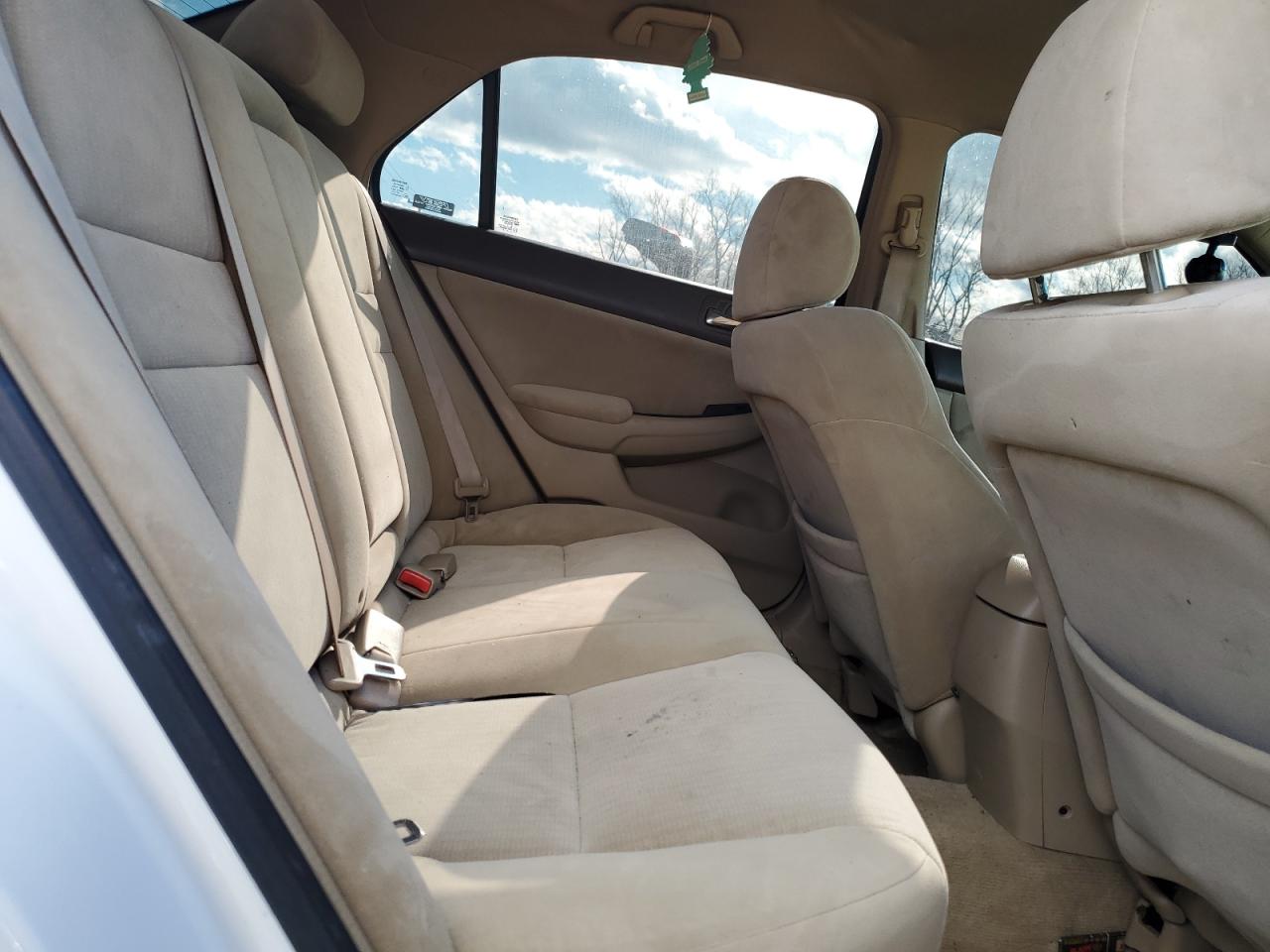 2005 Honda Accord - Image 11