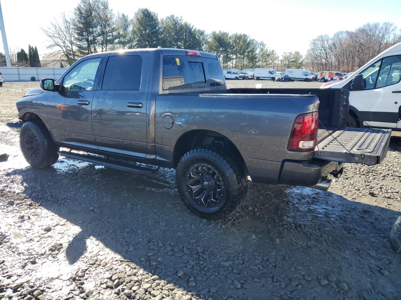 2014 RAM 1500 - Image 2