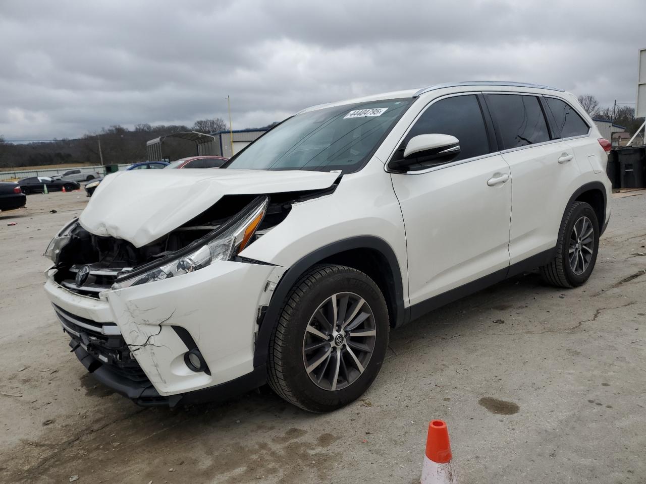 2019 Toyota Highlander - Image 1