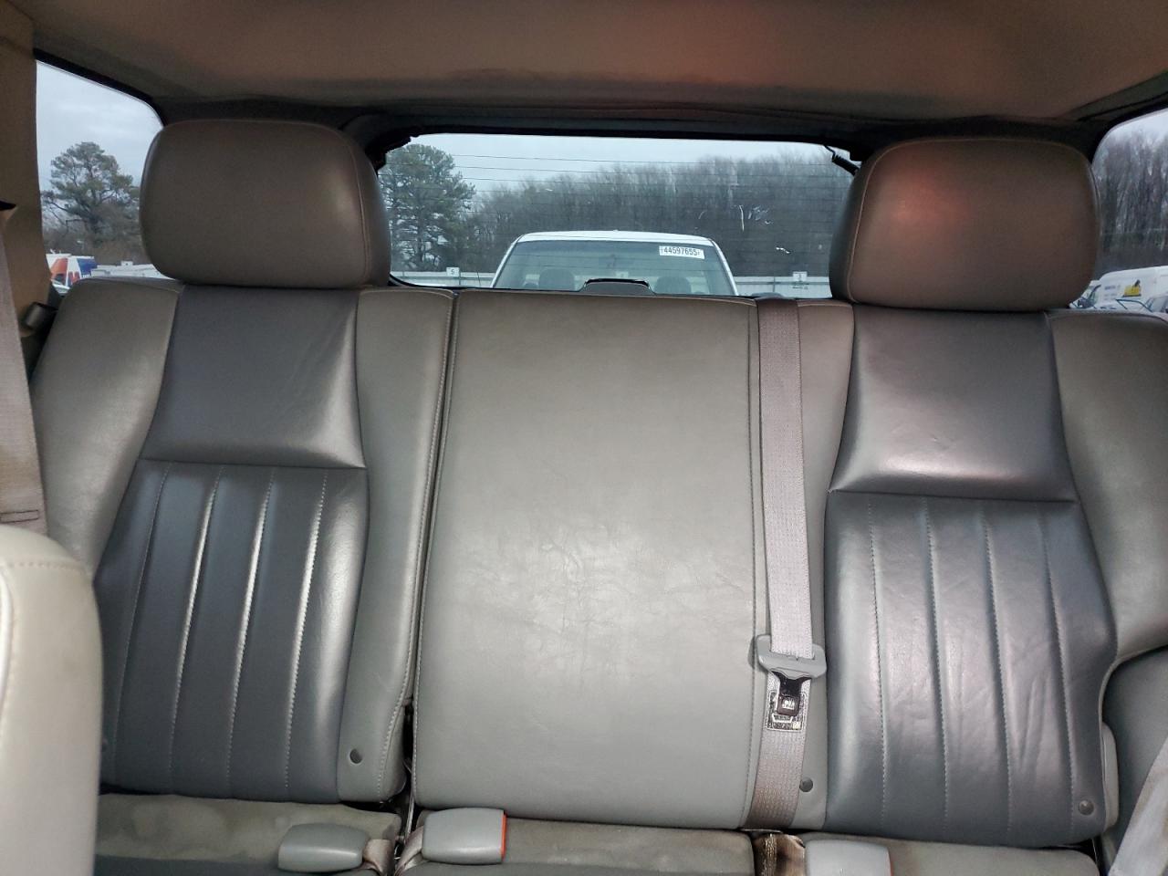 2005 Jeep Grand Cherokee - Image 10