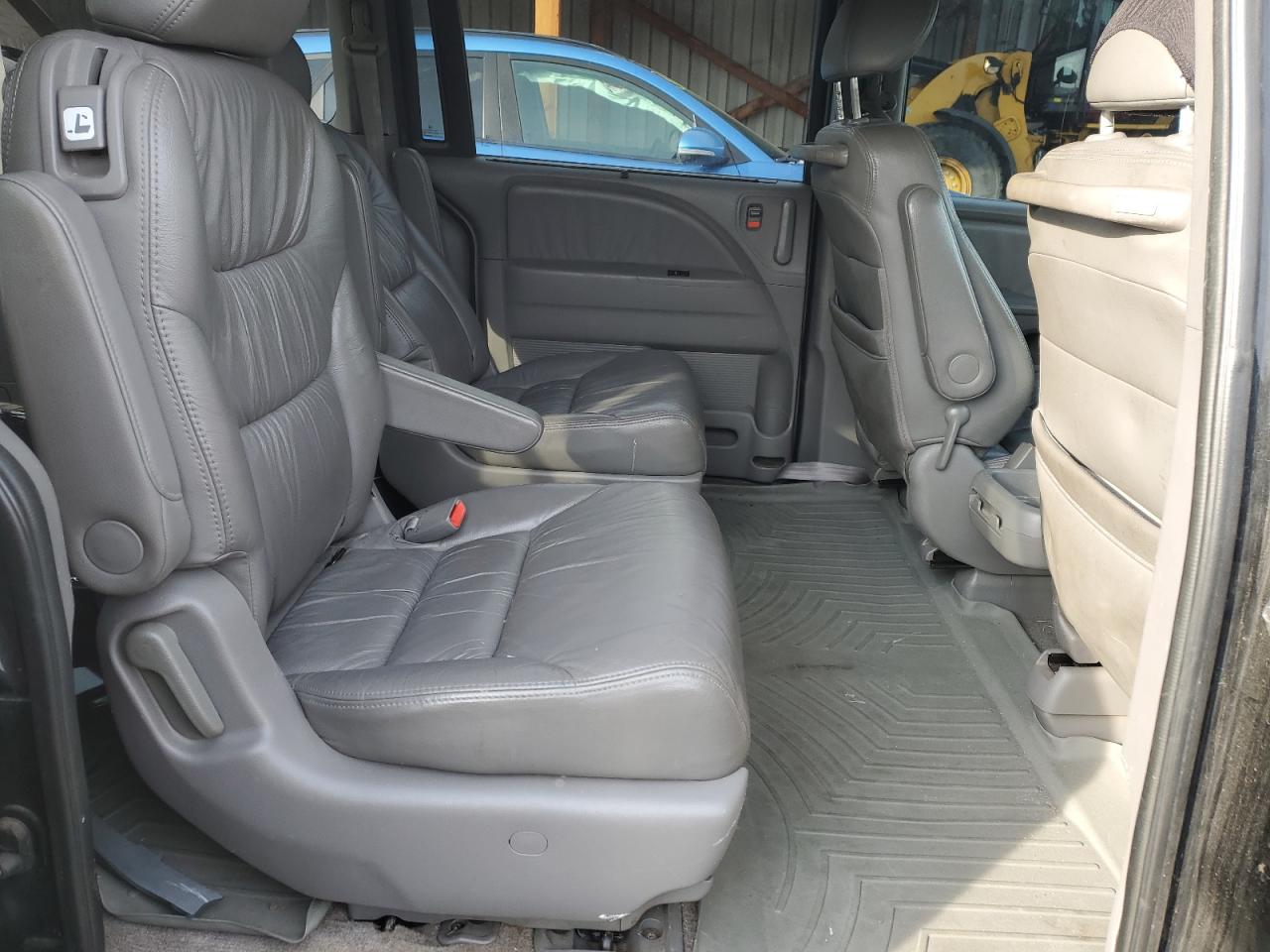 2010 Honda Odyssey - Image 11