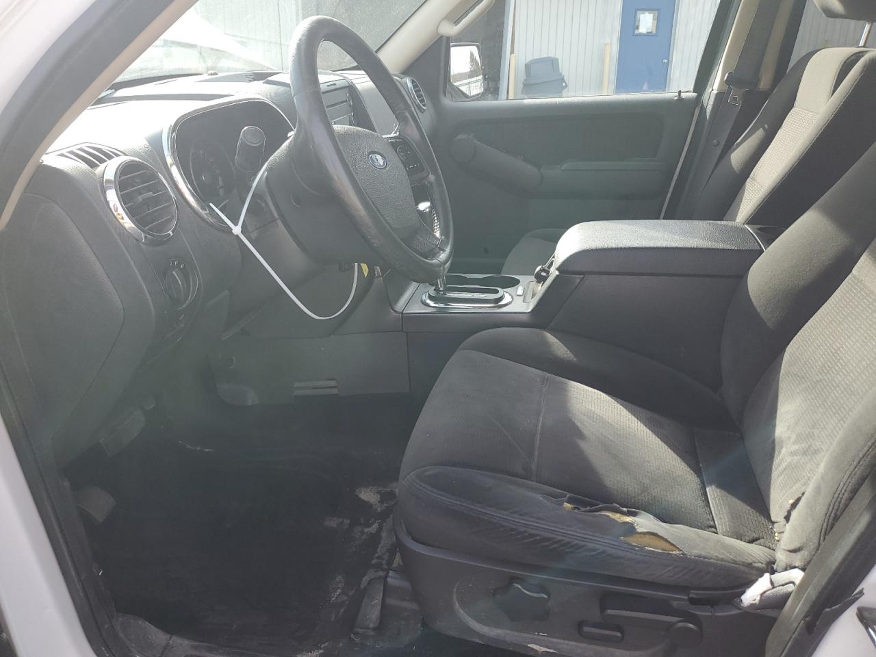2010 Ford Explorer - Image 7