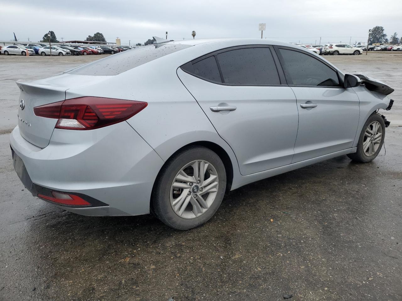 2020 Hyundai Elantra - Image 3
