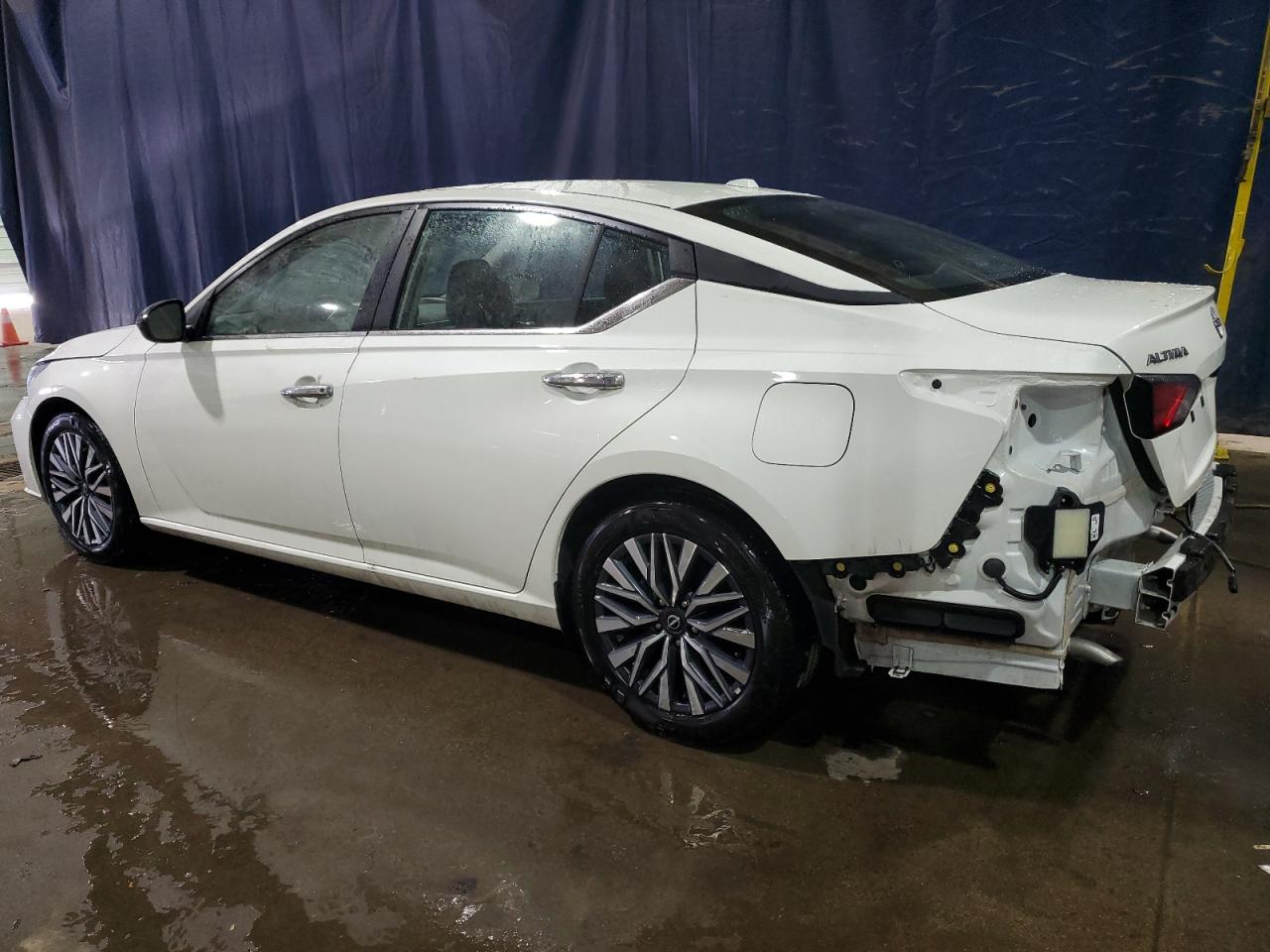 2024 Nissan Altima - Image 2