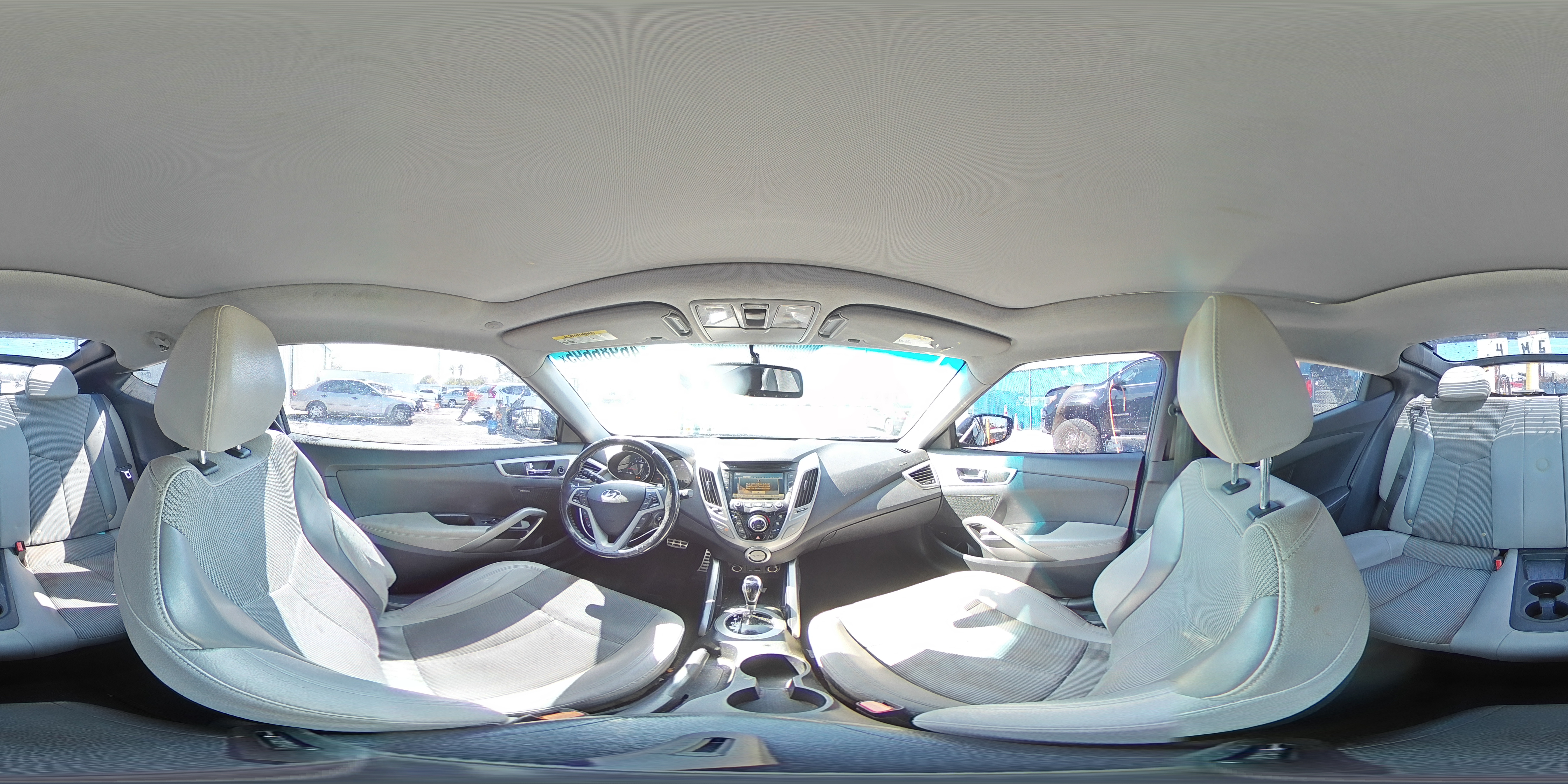 2014 Hyundai Veloster - Image 14