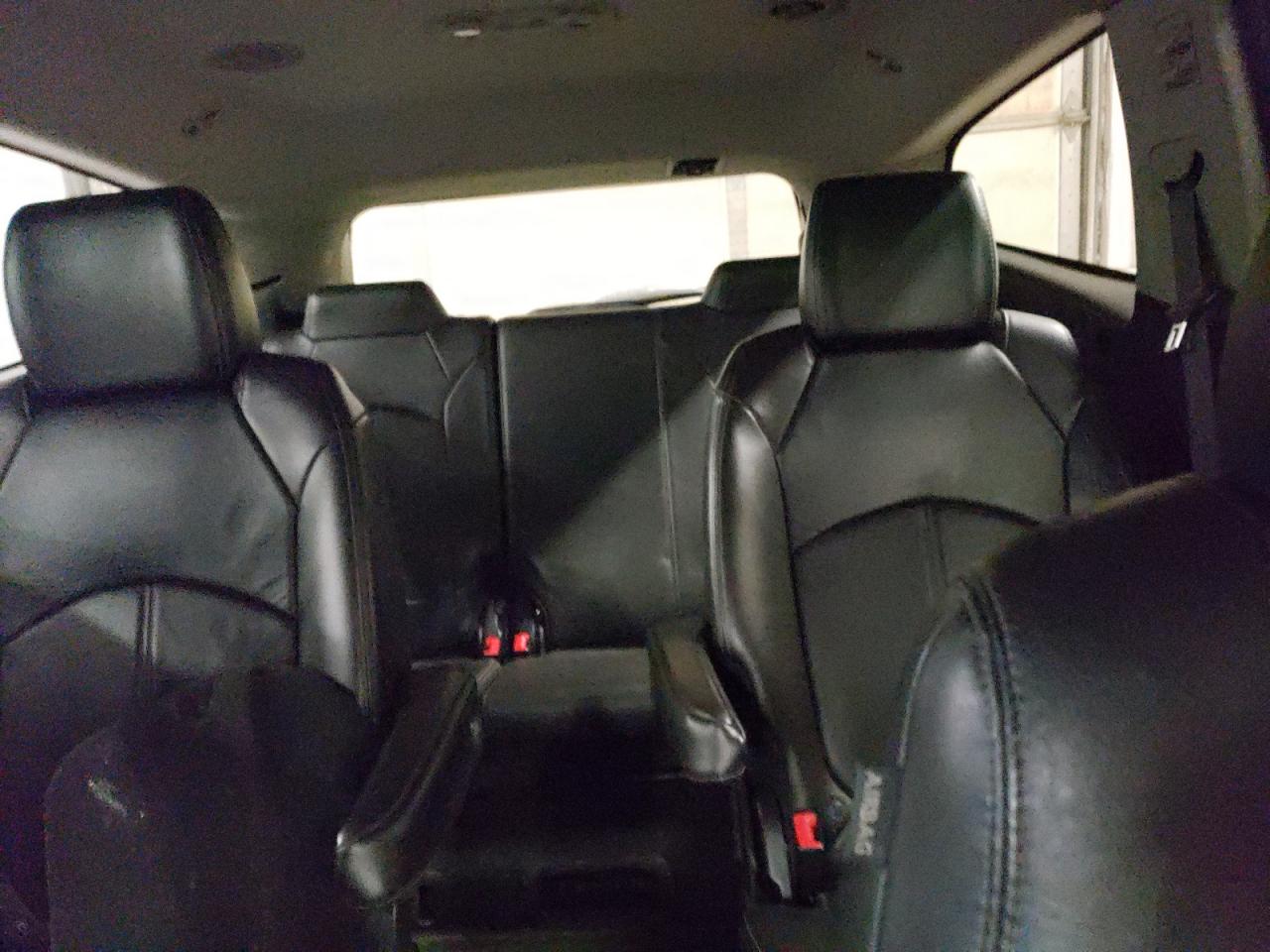 2015 Chevrolet Traverse - Image 10