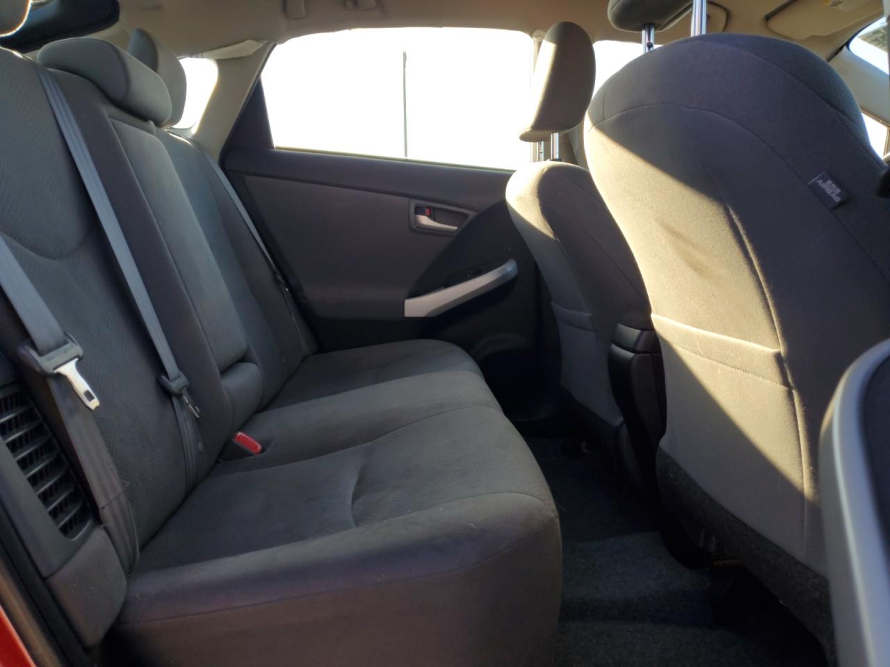 2015 Toyota Prius - Image 11