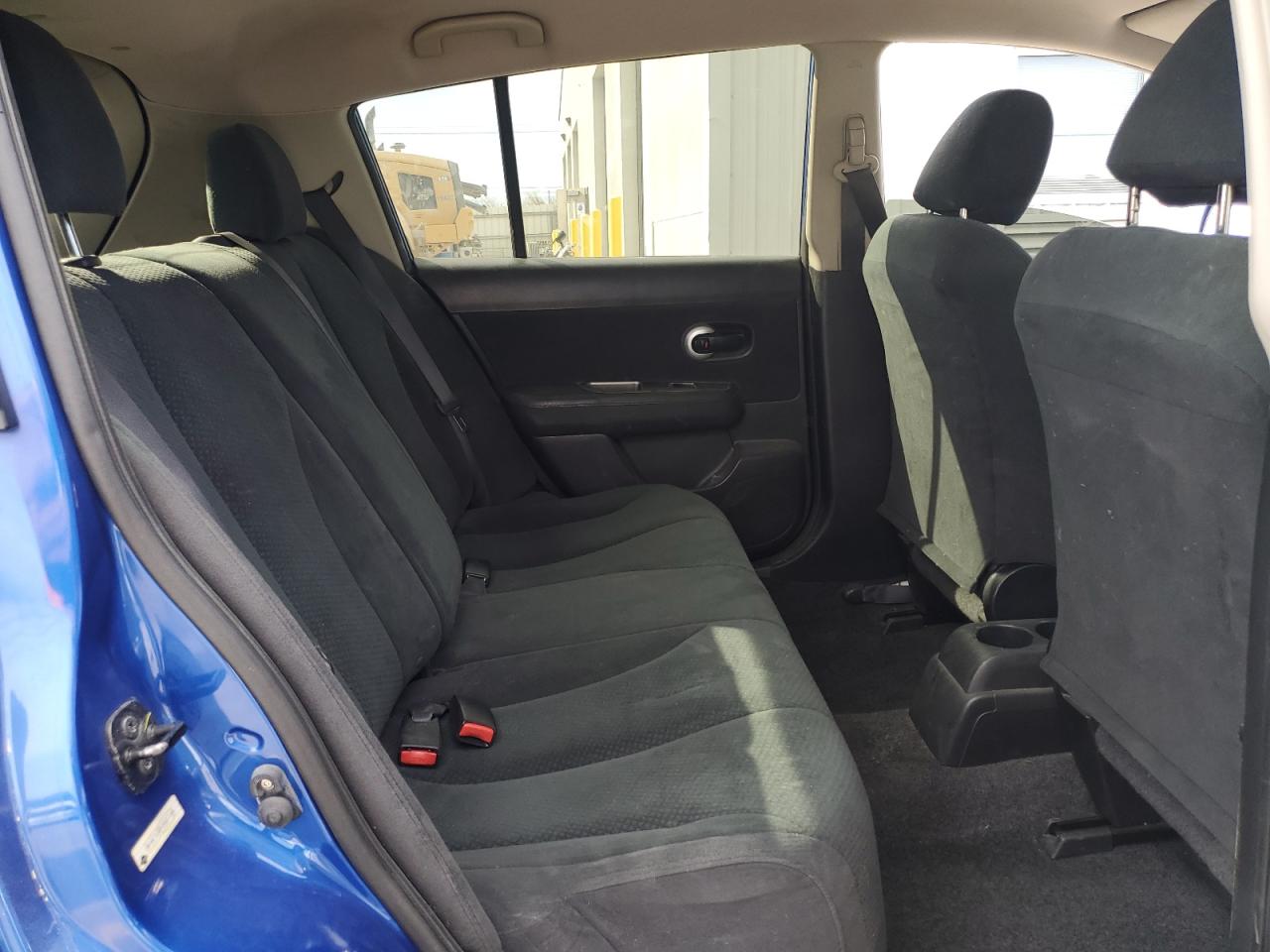 2012 Nissan Versa - Image 11