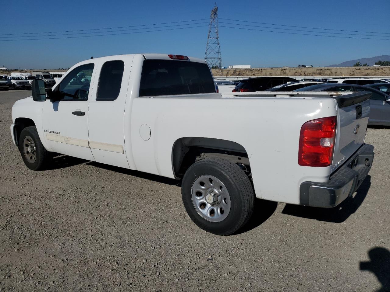 2009 Chevrolet Silverado - Image 2