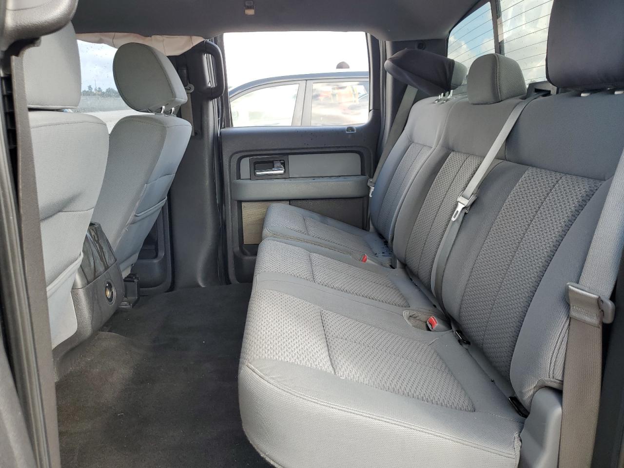 2013 Ford F-150 - Image 10