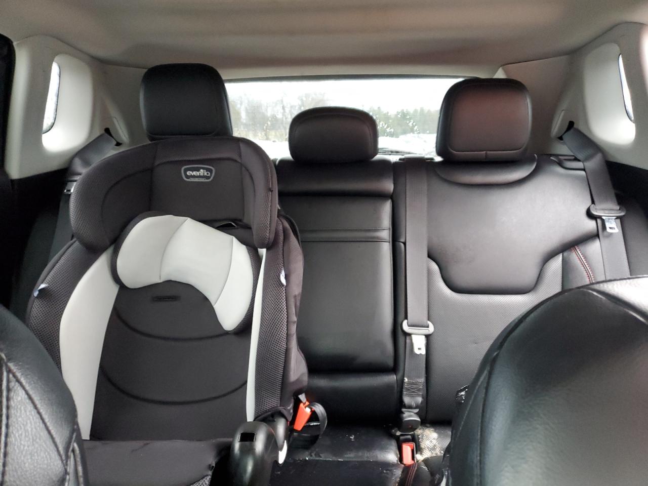 2017 Jeep Compass - Image 10